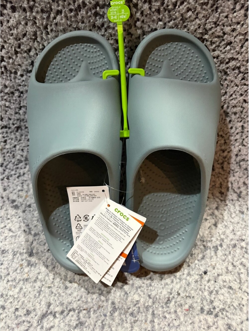 Crocs Unisex Bone Mellow Recovery Slides 208392-3YO M7 W9 Green New with Tag